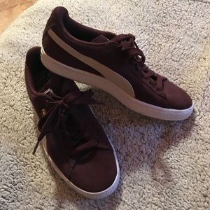 ❗️SALE❗️Dark Purple Puma Suedes